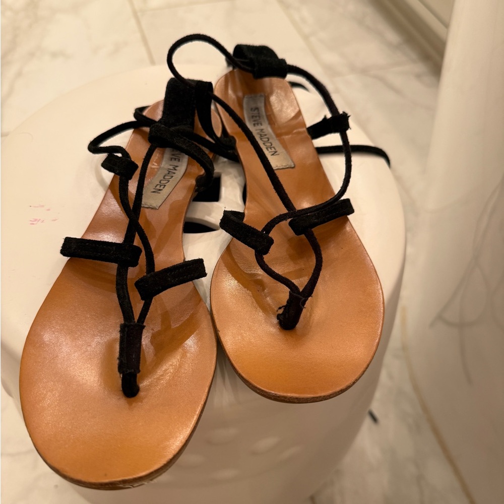Steve Madden Tan and Black Strappy Sandals